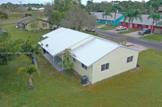 Photo - 4667 SE Salvatori Rd