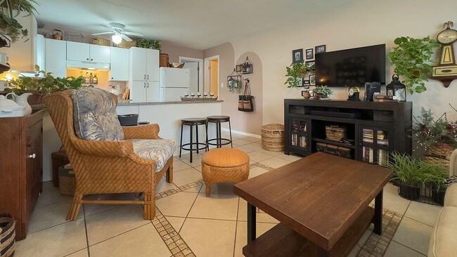 Photo - 902 NE 34th St