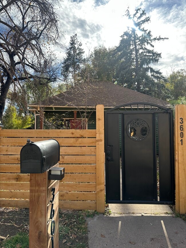 Photo - 3601 W Pikes Peak Ave