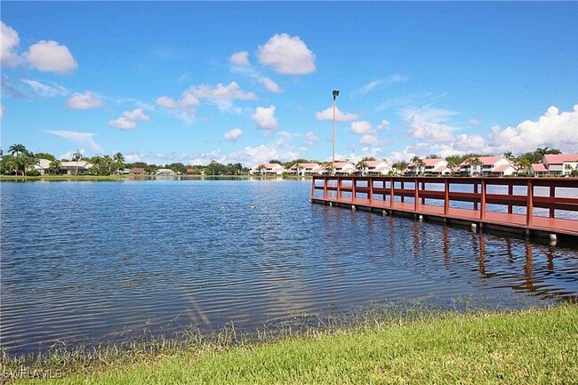 Building Photo - 322 Melrose Pl Unit 31