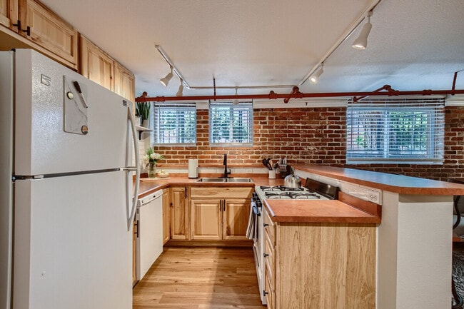 Photo - 2805 E 16th Ave Unidad ID1026243P