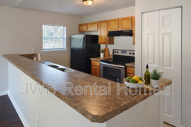 Photo - 4505 Gilbert St