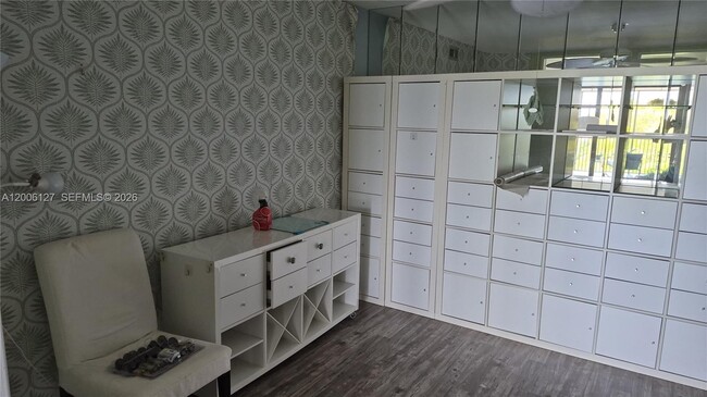 Photo - 2816 N 46th Ave Unidad J682