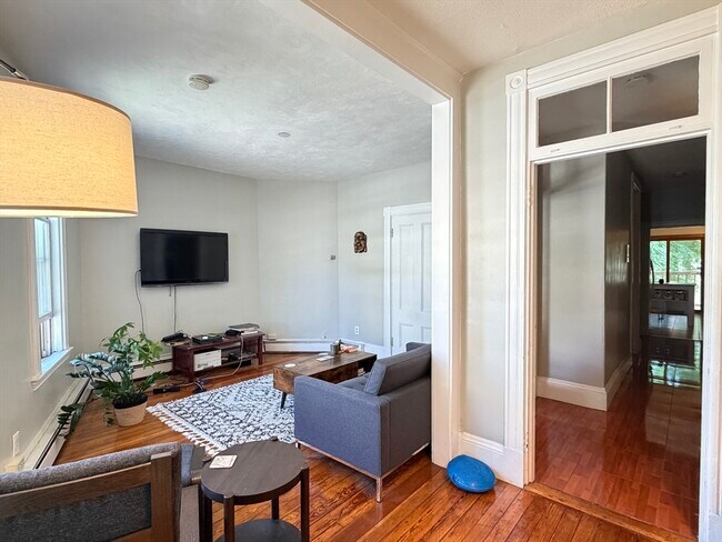 Photo - 162 Hampshire St Unit 3
