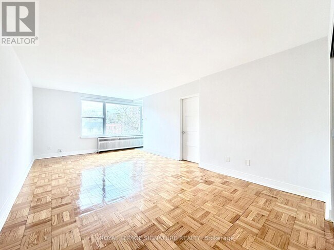 Photo - 1545 Bathurst St Unit 402