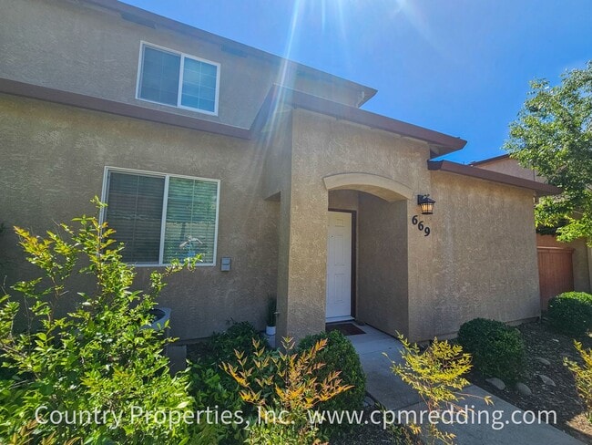 Photo - Spacious 5 Bedroom in the Heart of Redding!