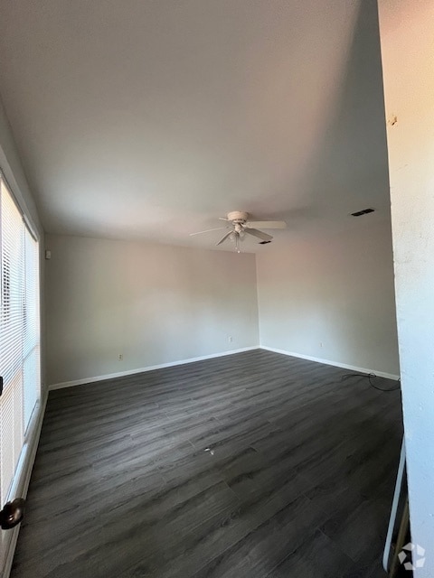 Building Photo - 3572 Torbay Dr Unit 3572 Torbay drive Rental