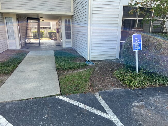 Photo - 701 Coventry Ln