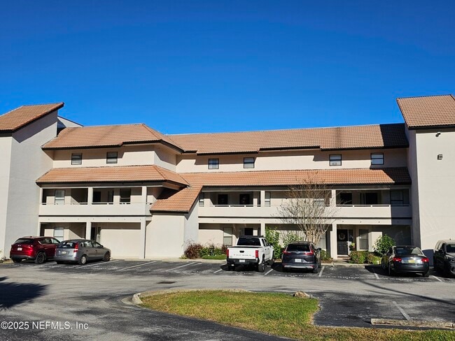 Building Photo - 1307 River Hills Cir E Unit 16