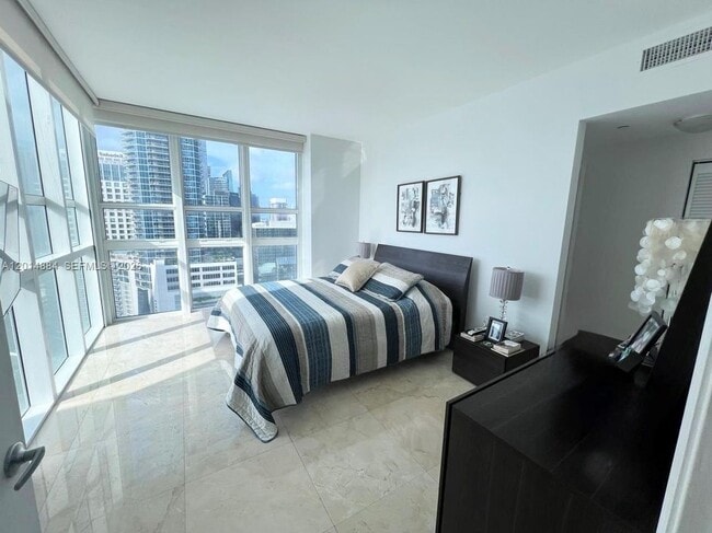 Photo - 950 Brickell Bay Dr Unit 2711