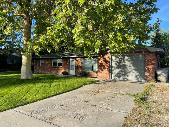 Photo - 2908 Meadowbrook Dr