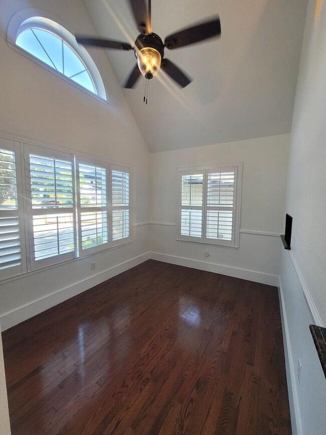 Photo - 437 Enslen Park Ct