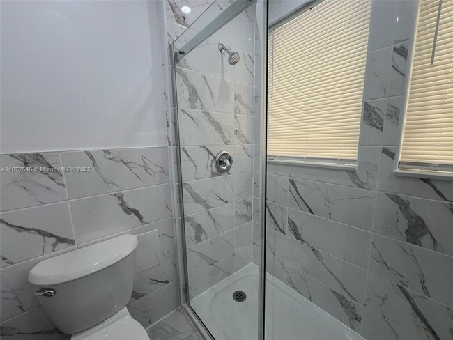 Building Photo - 1319 Meridian Ave Unit 101 Rental