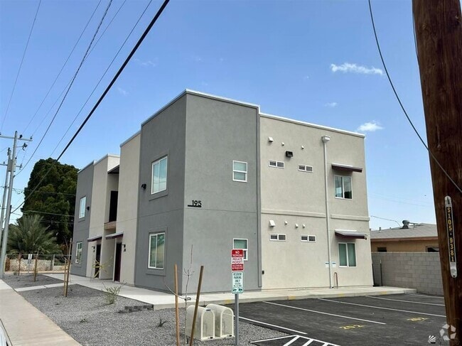 Building Photo - 195 N 17th Ave Rental