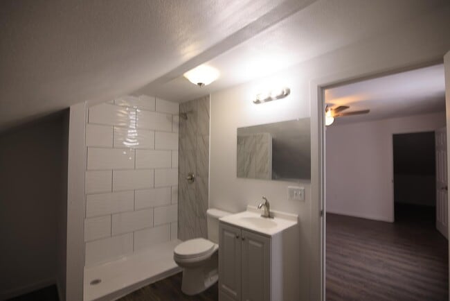 Building Photo - 635 Elm Ave Rental