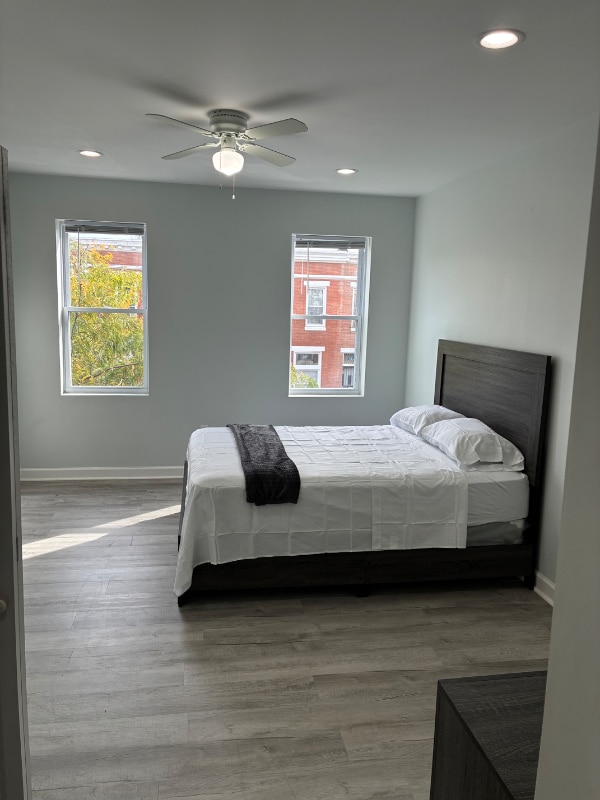 Building Photo - 820 N Lakewood Ave