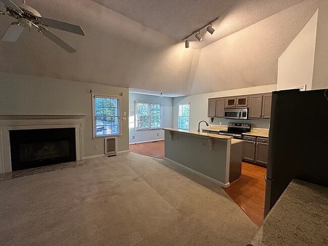 Photo - 107 Brook Fryar St