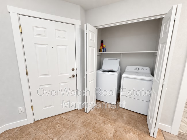 4031 Lunar Dr