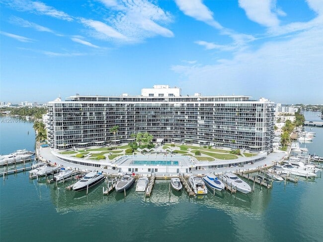 900 Bay Dr Unidad 617 & DS31