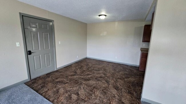 Photo - 300 E Windsor Rd