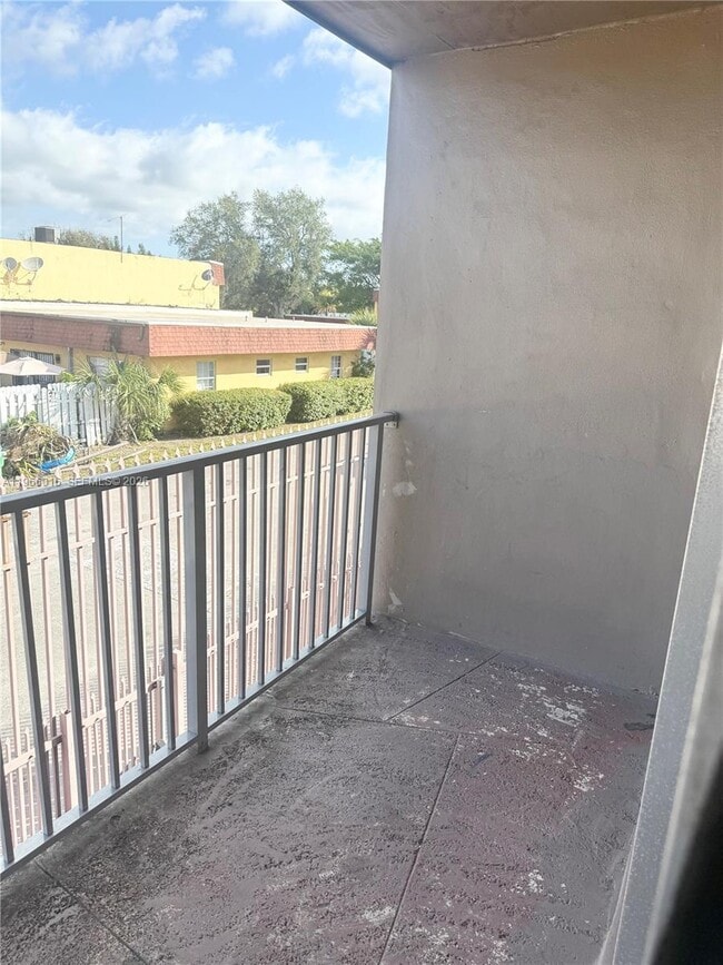 Photo - 611 NW 177th St Unit 201-208