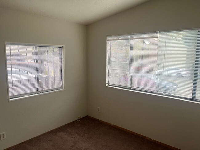 Photo - Three Bedroom in Temescal