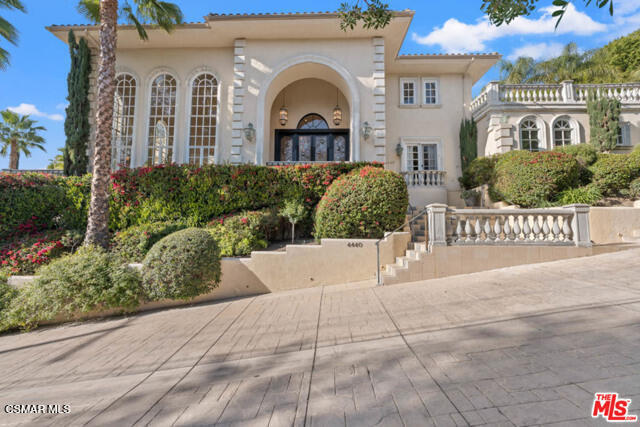 Photo - 4440 Hayvenhurst Ave