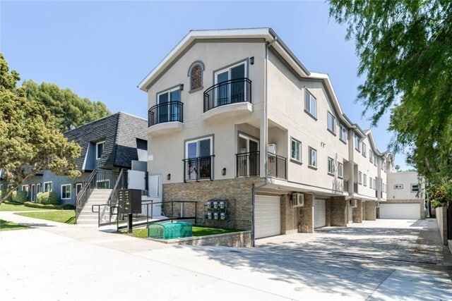 Building Photo - 1961 Waltonia Dr