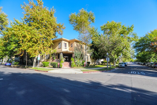 Photo - 200 S Sycamore Ave Unidad 11