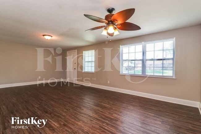 Photo - 7910 Woodgrove Cir