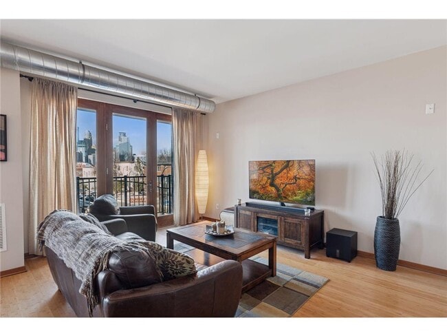 Photo - 15 E Franklin Ave Unit 322