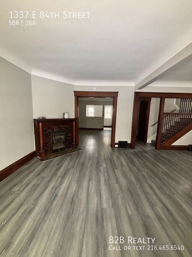 Photo - 1337 E 84th St