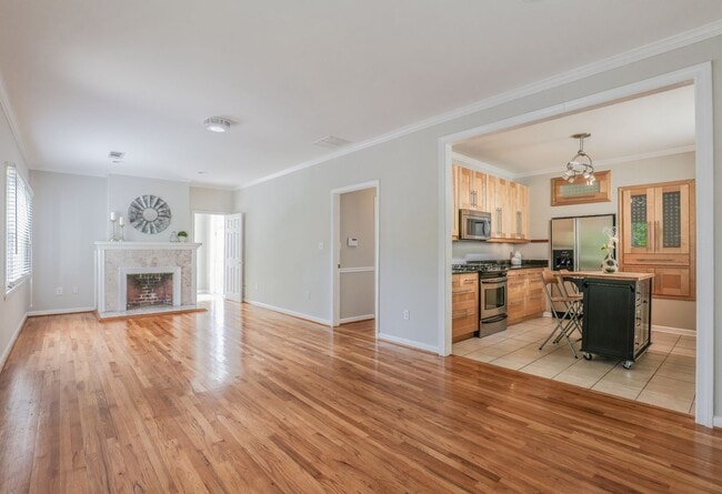 Photo - 507 Boulevard NE Unit A