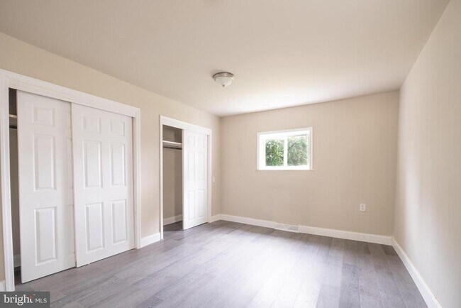 Photo - 124 Robbins Ave