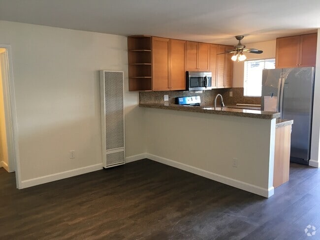 Building Photo - Gorgeous Remodeled 2 Beds + 2 Bath Condo i... Unit 226