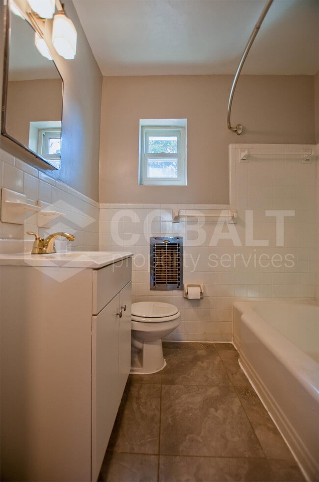 Photo - 767 Greenwood Ave NE Unidad 08