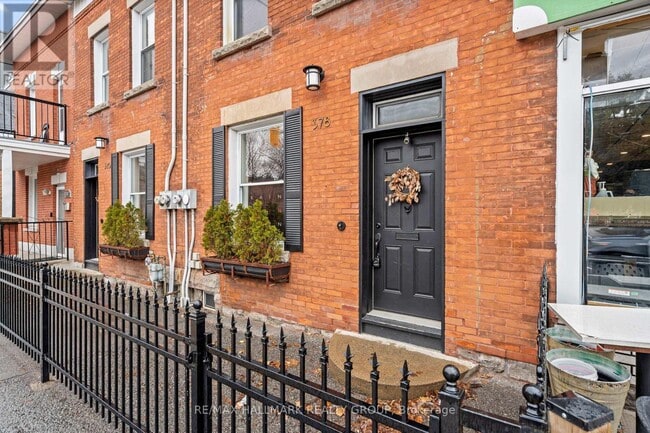 Photo - 378 Booth St