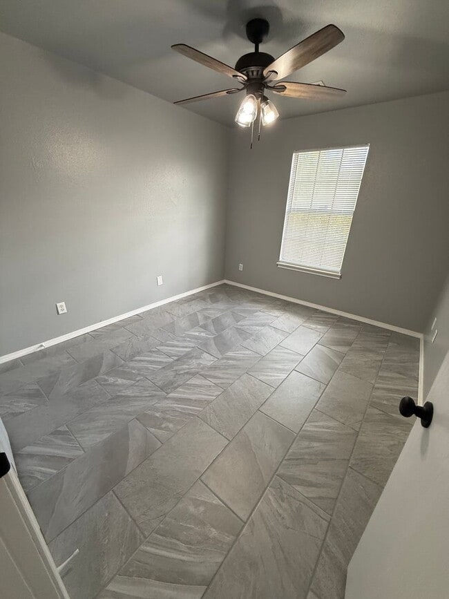 2524 Dora Rd Unit B