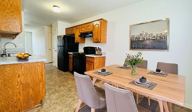 Photo - Creekwood Park Townhomes: 3 bedroom Duplex with unique floor plan for rent in the Northland
