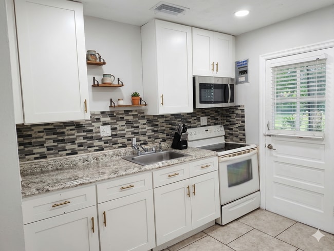 Photo - 212 E Drury Ave