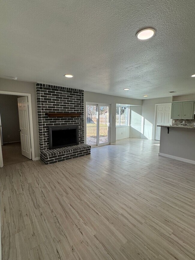 Photo - Welcome Home to Peace, Space & Comfort