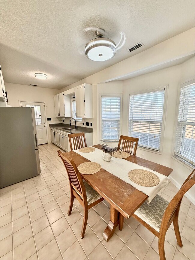 Photo - 3840 Goforth Dr