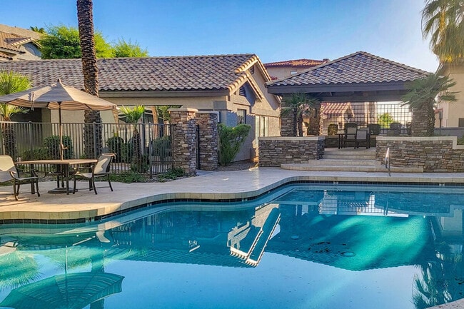 Photo - 2025 E Campbell Ave Unit SI ID1383665P