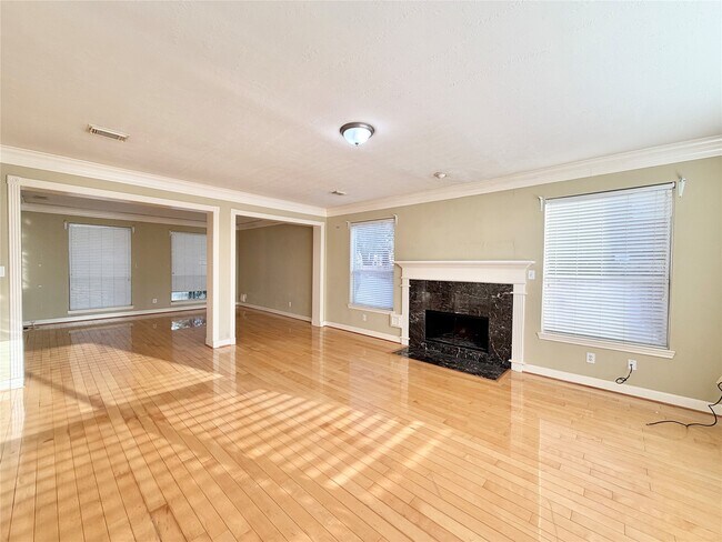 Photo - 1916 Lakewinds Dr