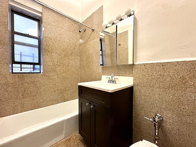 Photo - 664 W 163rd St Unit 3