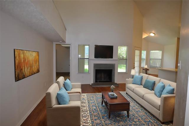 Photo - 919 Richards Dr