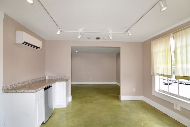 Photo - Island of Venice Annual Efficiency for Rent