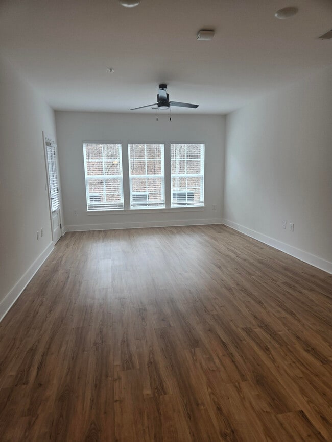 Large Living area - The View at Franklin