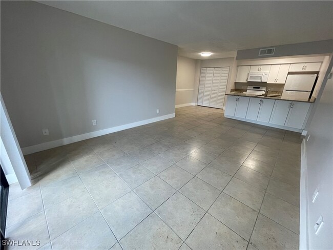 Building Photo - 5323 Summerlin Rd Unit 2307