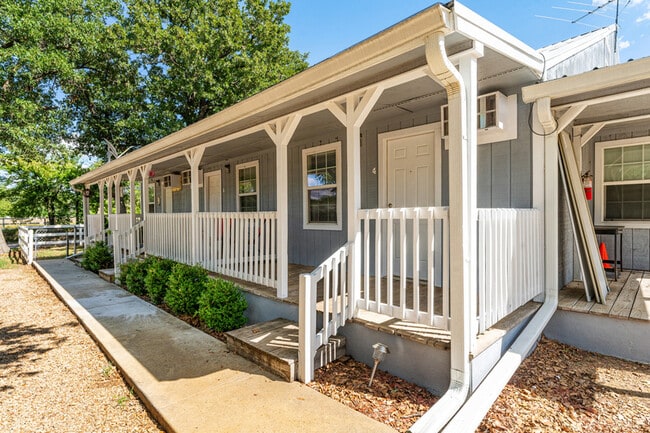 Photo - 720 Pritchett Ln